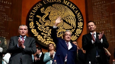 AMLO, Santiago Creel y Norma Pi&ntilde;a se confrontan durante el festejo a la Constituci&oacute;n