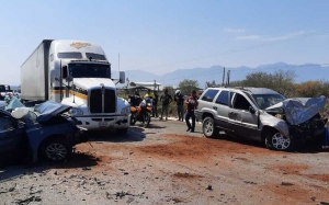 Accidente vial en Montemorelos deja 2 muertos y 3 lesionados