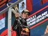 'Checo' P&eacute;rez domina y triunfa en el GP de Singapur