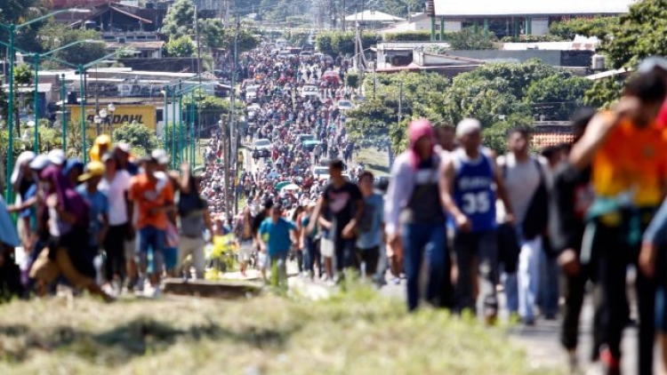Una caravana migrante de aproximadamente 3 mil personas quiere ingresar al país