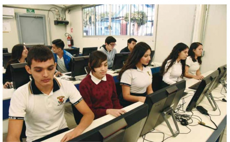 Dise&ntilde;an estrategias para que estudiantes de bachillerato contin&uacute;en con sus clases desde casa