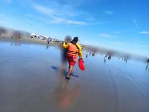 Ni&ntilde;o de 15 a&ntilde;os de edad es rescatado de ahogarse en Playa Ponce