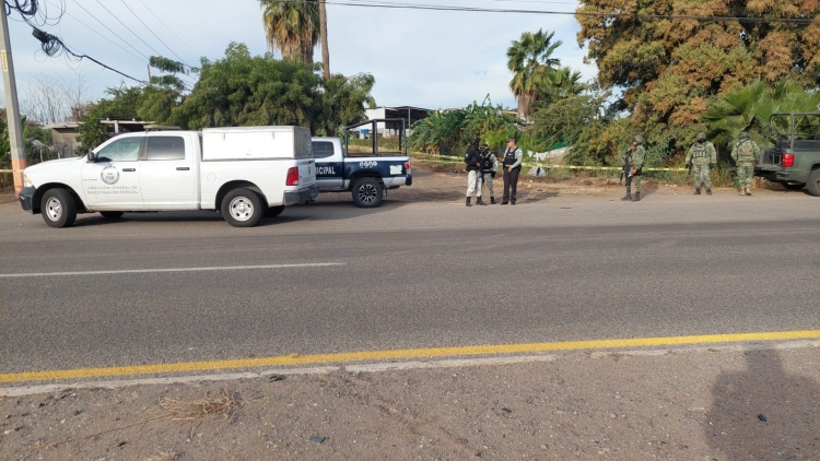 Encuentran muerto a un hombre con disparos en el cráneo y en distintas partes del cuerpo, sobre la Carretera Culiacán-Eldorado
