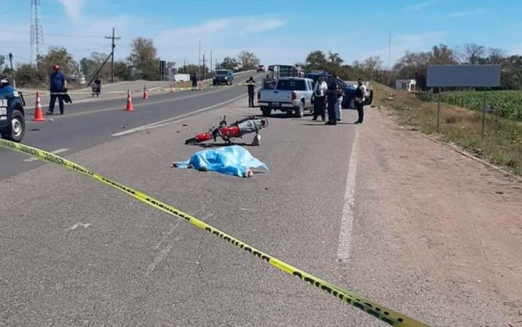 Muere motociclista de Guamúchil al impactarse contra camioneta