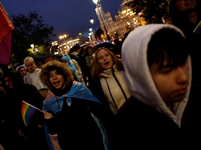 Espa&ntilde;a aprueba ley que permite cambio de g&eacute;nero tras meses de discusi&oacute;n