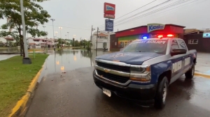 ¡Tomen sus precauciones! Cierran cinco vías de circulación en zonas inundables de Mazatlán