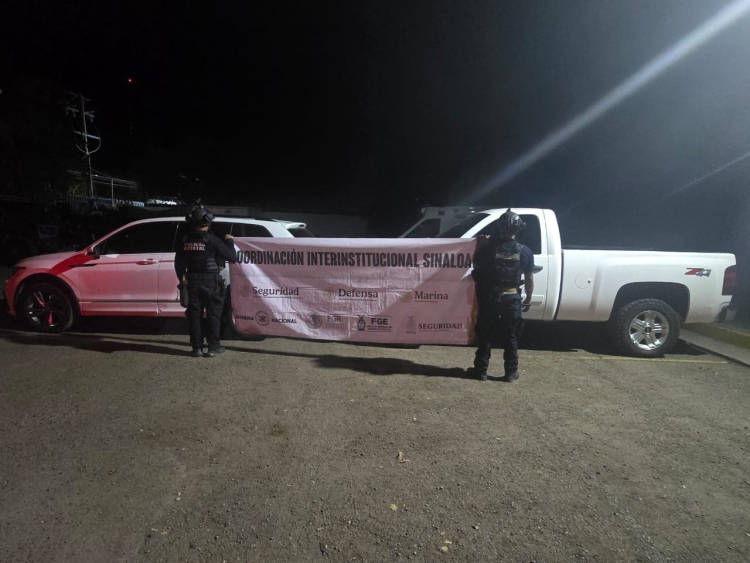 Vehículos y cartuchos de armas fueron asegurados por el Grupo Interinstitucional, en Valle Alto, en Culiacán