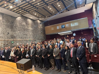 El Rector Jes&uacute;s Madue&ntilde;a participa en mesa de la SEP sobre el impacto de la era digital en las juventudes