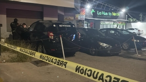 Balean tres veh&iacute;culos que estaban en venta en el sector Tres R&iacute;os en Culiac&aacute;n