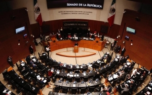 Echar&aacute;n de casas a agresores de mujeres; Senado avala reforma por unanimidad