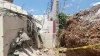 Lluvias derrumban barda y le cae a una vivienda, en fraccionamiento Real del Valle