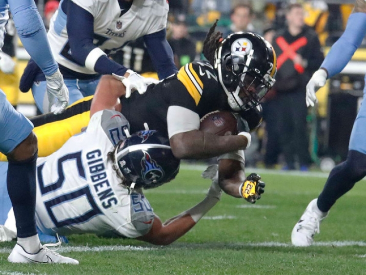 Pittsburgh somete a Tennessee al inicio de la Semana 9 de NFL