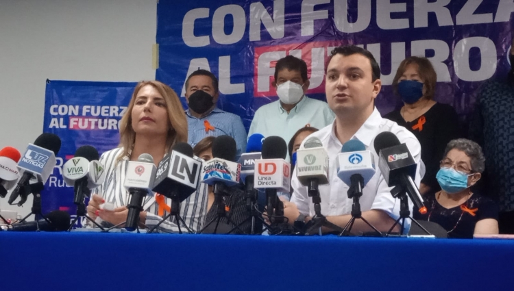 La aspirante al PAN Roxana Rubio se deslinda de nexos con Alejandro Higuera