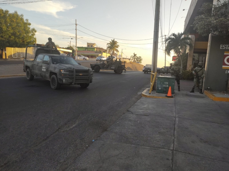 Ejército Mexicano aseguró local ubicado en plaza comercial donde presuntamente se realizaban actividades criminales en el sector de Las Cañadas
