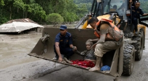 Avalancha de lodo y escombros en el Himalaya deja m&aacute;s de 90 muertos y 400 desaparecidos, en Nepal y T&iacute;bet
