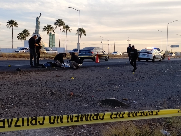Lo ejecutan a balazos al ir en su moto, sobre 'La Costerita', en Culiac&aacute;n