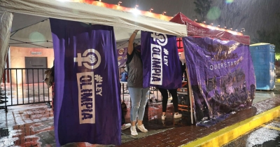 Mujeres acampan afuera de C&aacute;mara de Diputados por Ley Olimpia