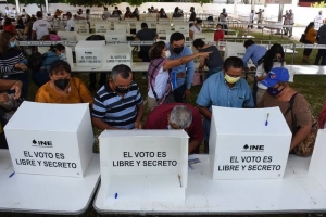 Elecciones 2023: As&iacute; votaron las candidatas Alejandra del Moral y Delfina G&oacute;mez en Edomex