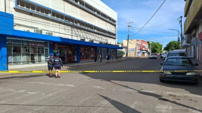 Un joven resulta herido de bala en el Centro de Culiac&aacute;n; era perseguido por un hombre armado
