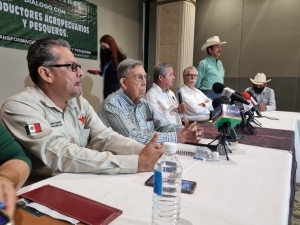 Que juicio pol&iacute;tico a Estrada Ferreiro sea apegado a la ley: Cuauht&eacute;moc C&aacute;rdenas