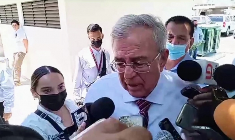 Lamenta y confirma gobernador levantón del malecón de Mazatlán