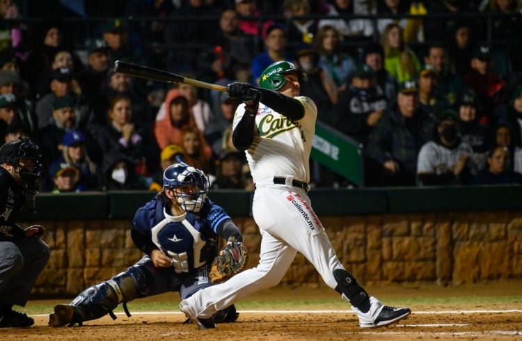 Rodolfo Amador pega jonr&oacute;n en la novena y le da la segunda victoria de la serie a Ca&ntilde;eros
