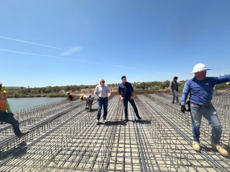 Supervisa Rocha Moya, avance de obra en Culiacán: puente que une el bulevar Sánchez Alonso y Sector Santa Fé