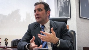 Le contesta C&oacute;rdova a Rocha Moya