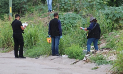 Encuentran el cuerpo de un hombre embolsado al sur de Culiacán