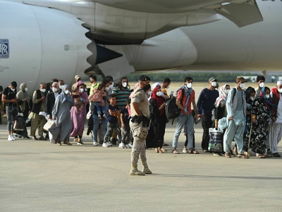 Más de 105 mil personas fueron evacuadas de Afganistán