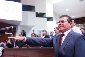 Toma protesta Congreso como alcalde sustituto de Mazatl&aacute;n a &Eacute;dgar Augusto Gonz&aacute;lez Zatarain