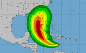 Tormenta Tropical "Ian": Estados Unidos en alerta, podr&iacute;a tocar tierra como hurac&aacute;n