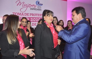 Francisca de los Angeles Caz&aacute;rez Oliveros, es la nueva presidenta de las Mujeres Empresarias de la Canaco Servytur en Mazatl&aacute;n