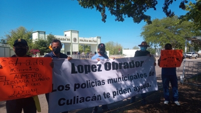 Polic&iacute;as y viudas denunciaron con el presidente Obrador al alcalde Estrada Ferreiro por abuso a autoridad