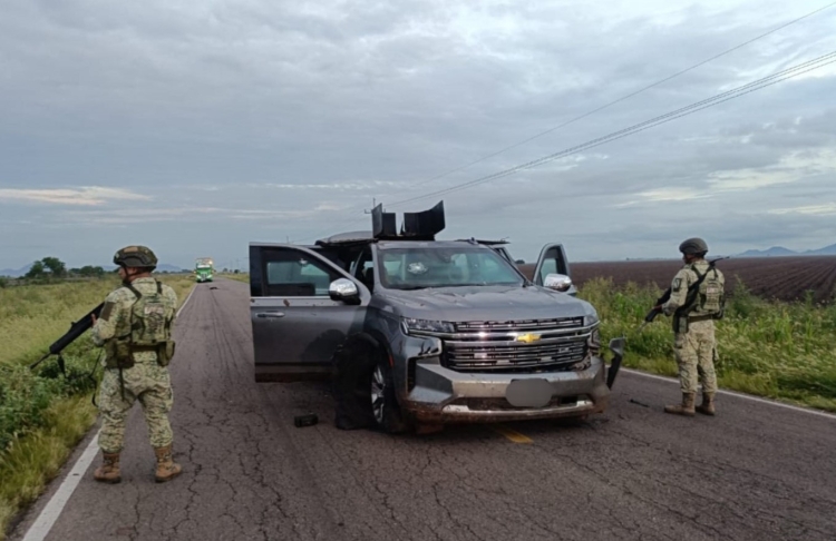 Grupo Interinstitucional asegura veh&iacute;culos blindados y artefactos explosivos tras reportes al 911 en Culiac&aacute;n