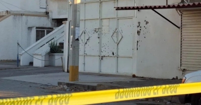 Civiles armados atacan por lo menos con 100 disparos una bodega y locales en la Miguel Alem&aacute;n, en Culiac&aacute;n
