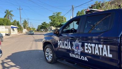 &acute;Levantan&acute; a dos hombres de un auto baleado en Navolato