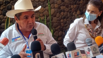 El candidato Faustino Hern&aacute;ndez se compromete ante empresarios a devolver los Ceprofies