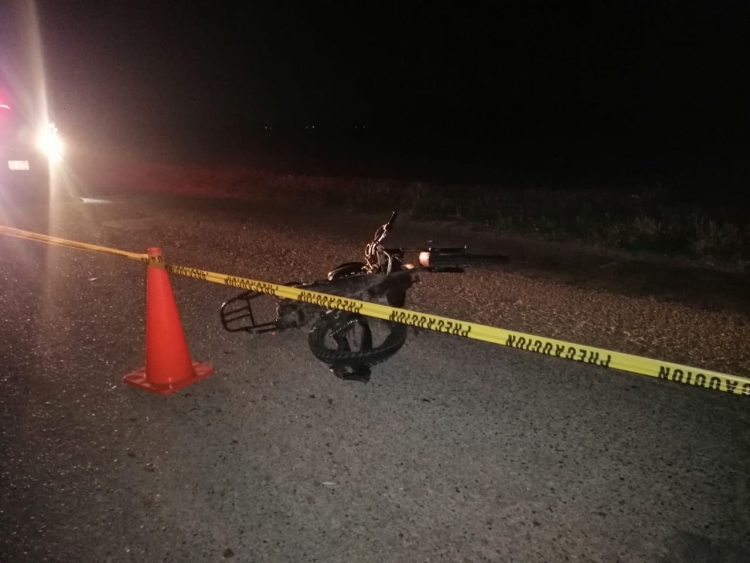 Mueren dos j&oacute;venes en choque en moto, en Navolato