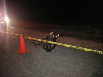 Mueren dos j&oacute;venes en choque en moto, en Navolato