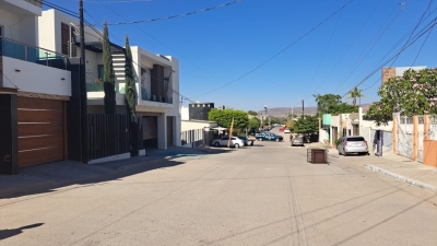 Deja un hombre muerto, ataque a balazos a dos casas en la colonia Lázaro Cárdenas, Culiacán