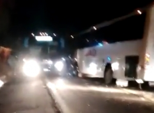 Encontronazo entre autobús y tráiler en Escuinapa: Seis heridos