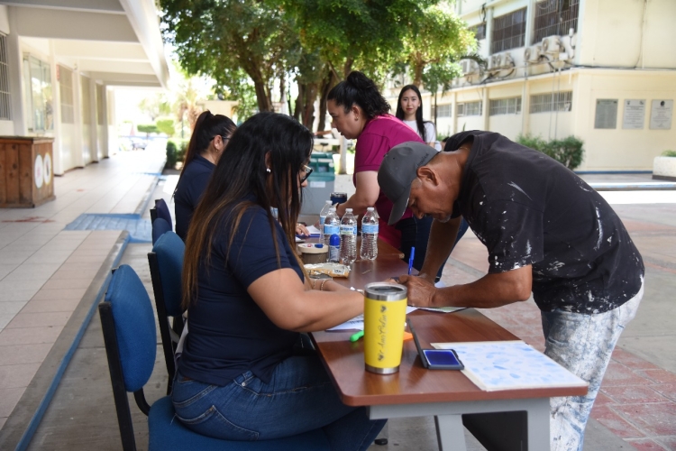Trabajadores de la UAS emiten su voto para la renovación del Comité Ejecutivo del Suntuas