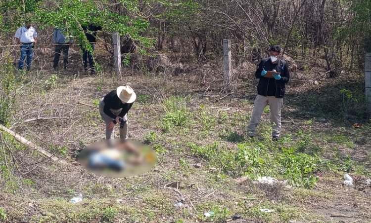 Hallan a un hombre ejecutado a orilla de carretera, en El Salado, Culiacán