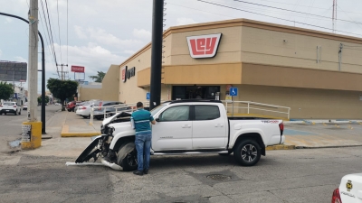 Un hombre y dos mujeres resultaron heridas tras accidente ocurrido en la calle Mariano Escobedo en el Centro de la Ciudad
