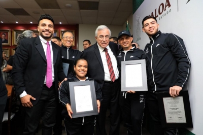 Reciben Premio Estatal del Deporte 2022  Ad&aacute;n C&aacute;rdenas, Pauleth Mej&iacute;a y los entrenadores Jorge H&uuml;ie Molinet y Francisco Javier Galarza