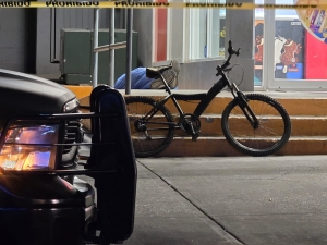 Ciclista es asesinado a balazos afuera de una tienda de conveniencia en Culiac&aacute;n