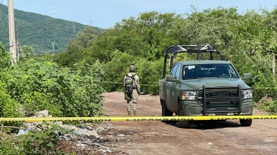 Abandonan el cuerpo de una persona asesinada y encobijada, en Loma de Rodriguera, en Culiac&aacute;n