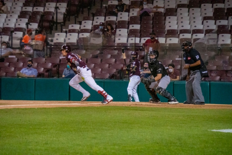 Encaminó JC Ramírez primera victoria de Tomateros en el Clásico