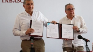 La CFE y el gobernador Adán Augusto López firmaron un acuerdo 